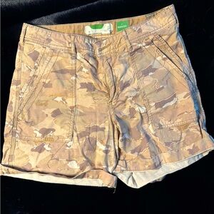 Anthropologie Women's Tan Camouflage Shorts
Size 29